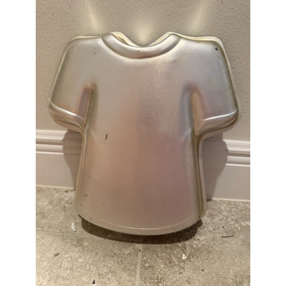 Wilton Shirt Jersey Cake Pan Mold Form Pan # 502-5617 Used
